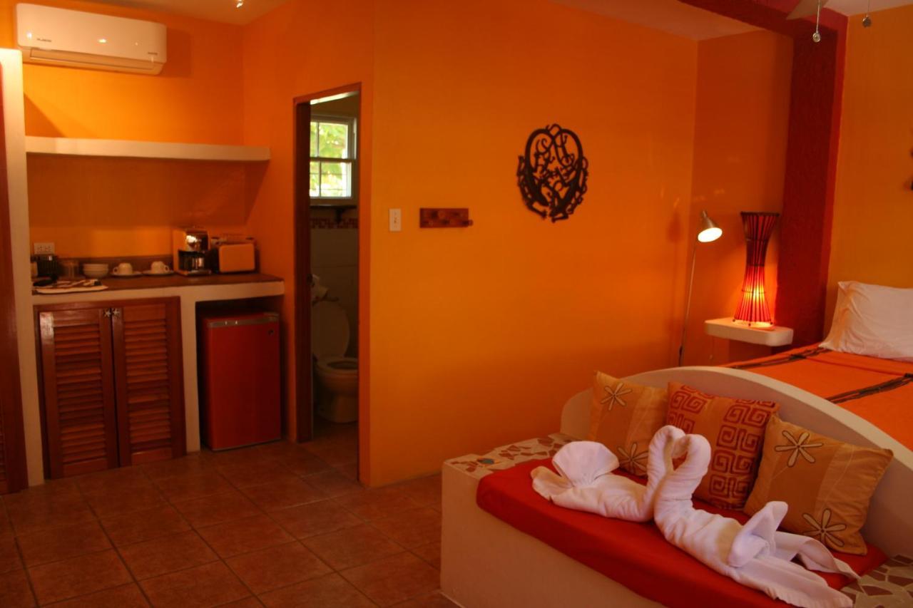 Seaside Cabanas Hotel Caye Corker Exterior foto