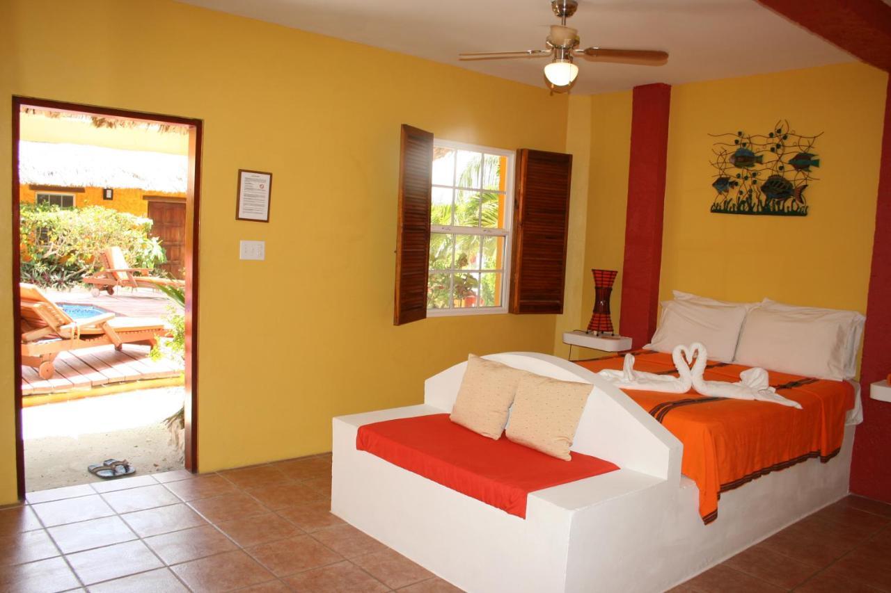 Seaside Cabanas Hotel Caye Corker Exterior foto