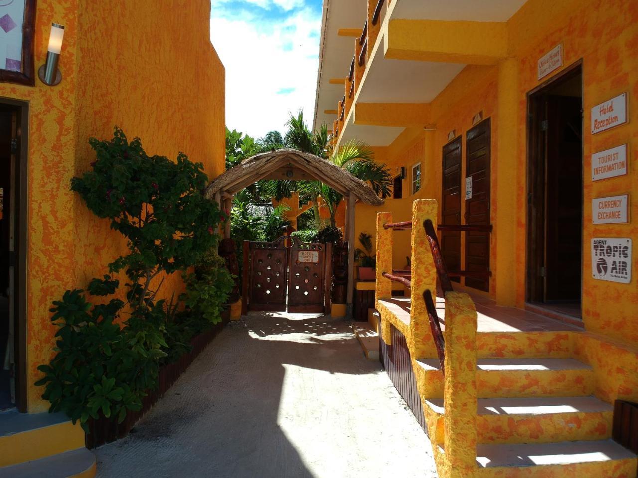 Seaside Cabanas Hotel Caye Corker Exterior foto